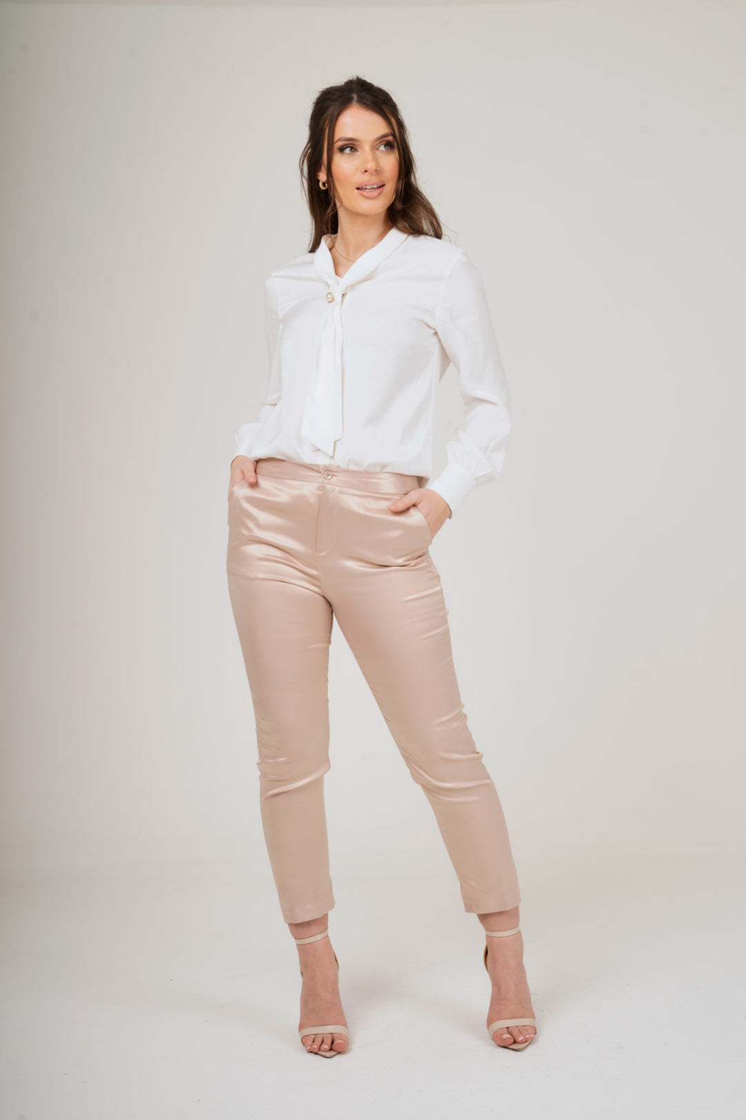 Long Sleeved Bow-Tie V-Neck Shirt