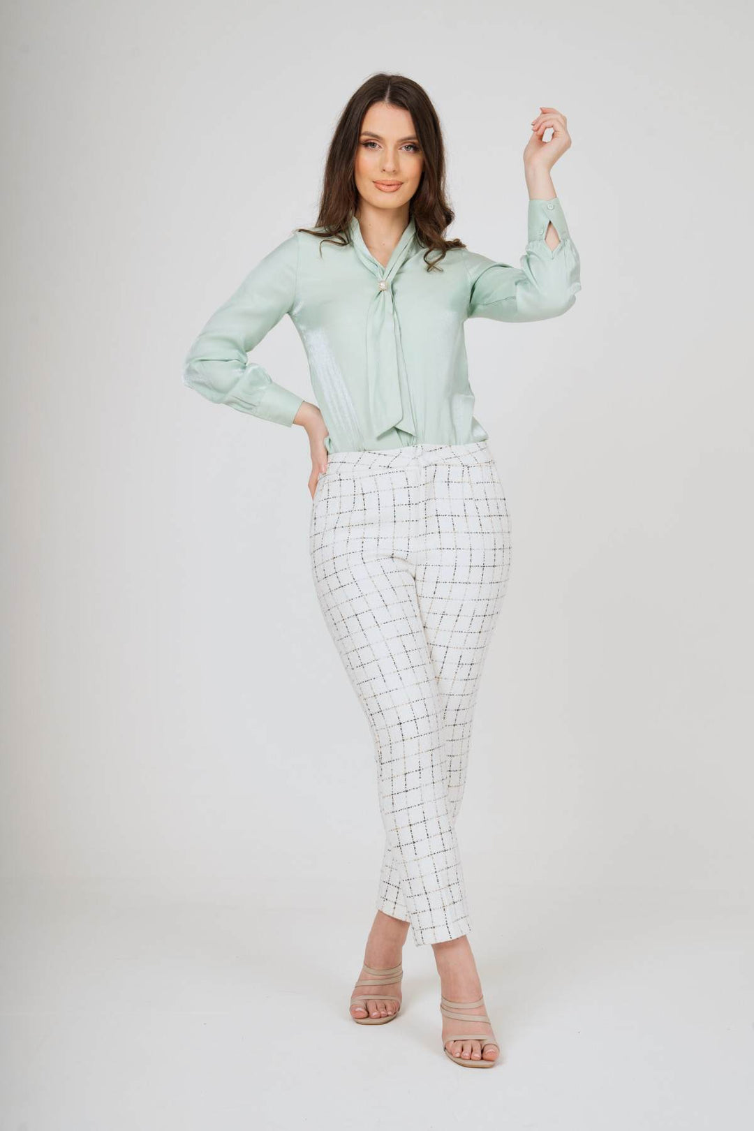 Long Sleeved Bow-Tie V-Neck Shirt