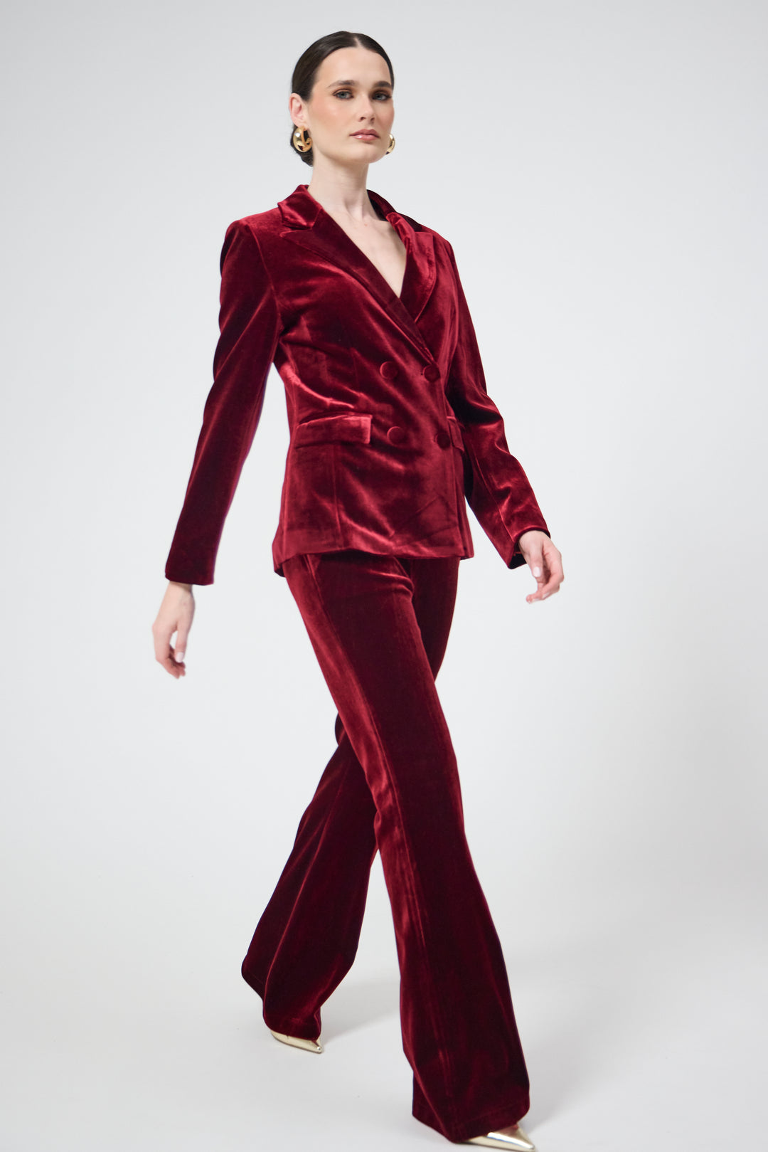 Evara – Burgundy Velvet Blazer & Trouser Suit
